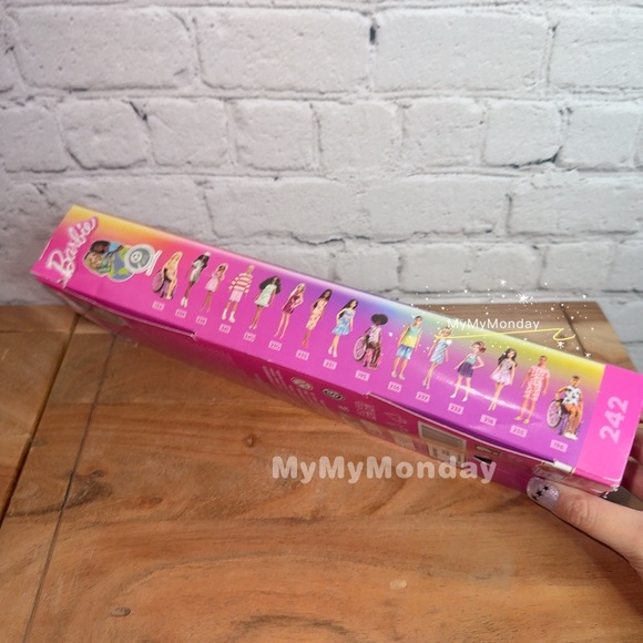 Barbie Fashionistas Doll 242 Type 1 Diabetes Breakthrough Polka Dot 2025 - Picture 2 of 6